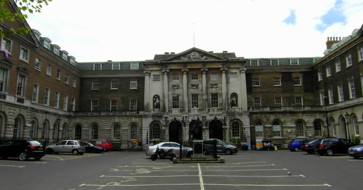 Main courtyard and original 18th-century front of Guy's Hospital at King's College London's Guy's Campus, London Bridge