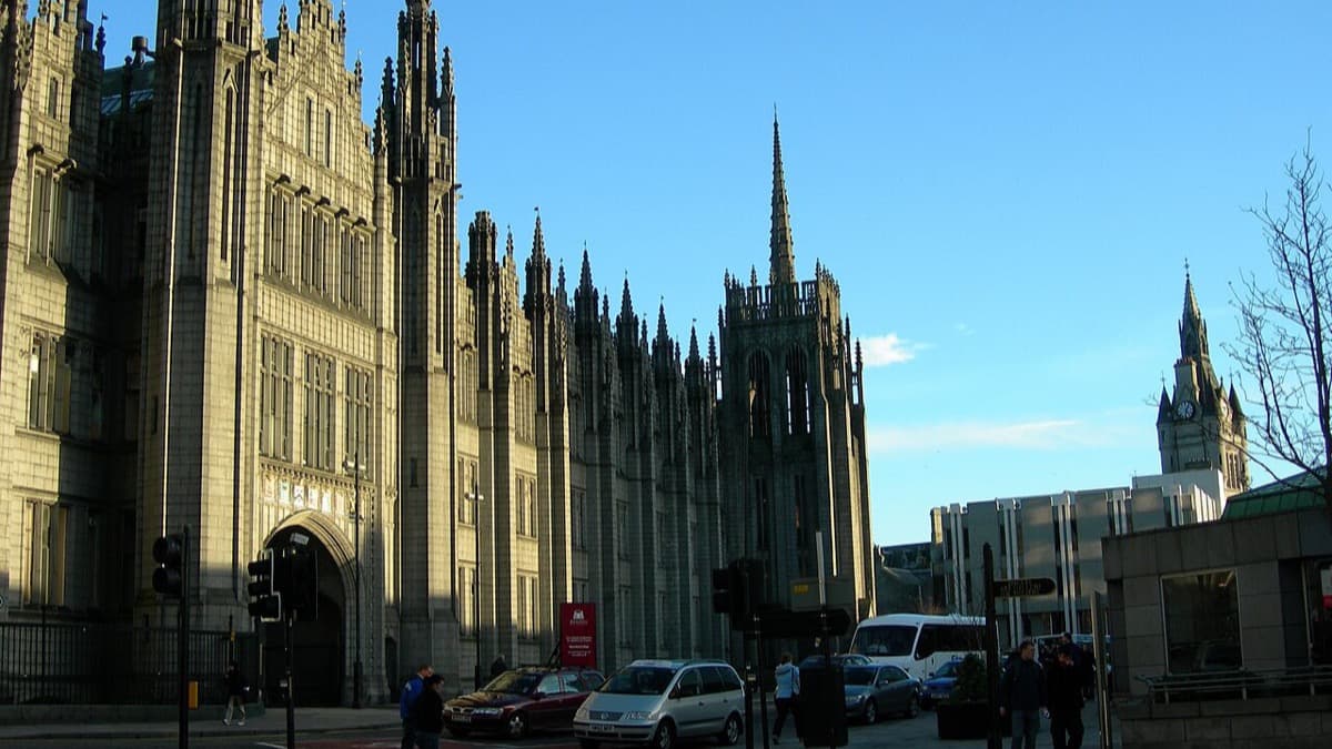 Marischal College, Aberdeen by Carl Farnell