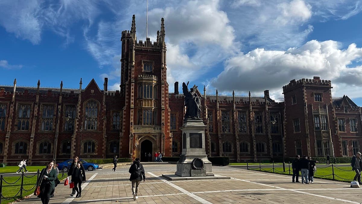 Lanyon Building, Queen's University Belfast by Bryn Holmes