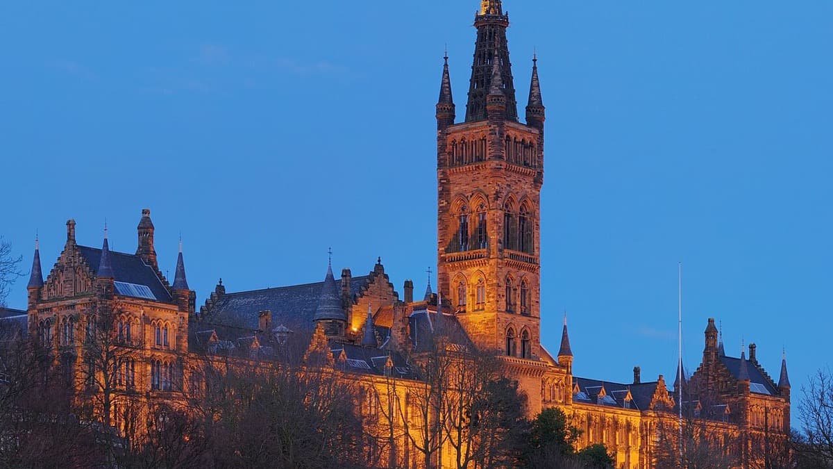 University of Glasgow (Gilbert Scott Building) by Diliff