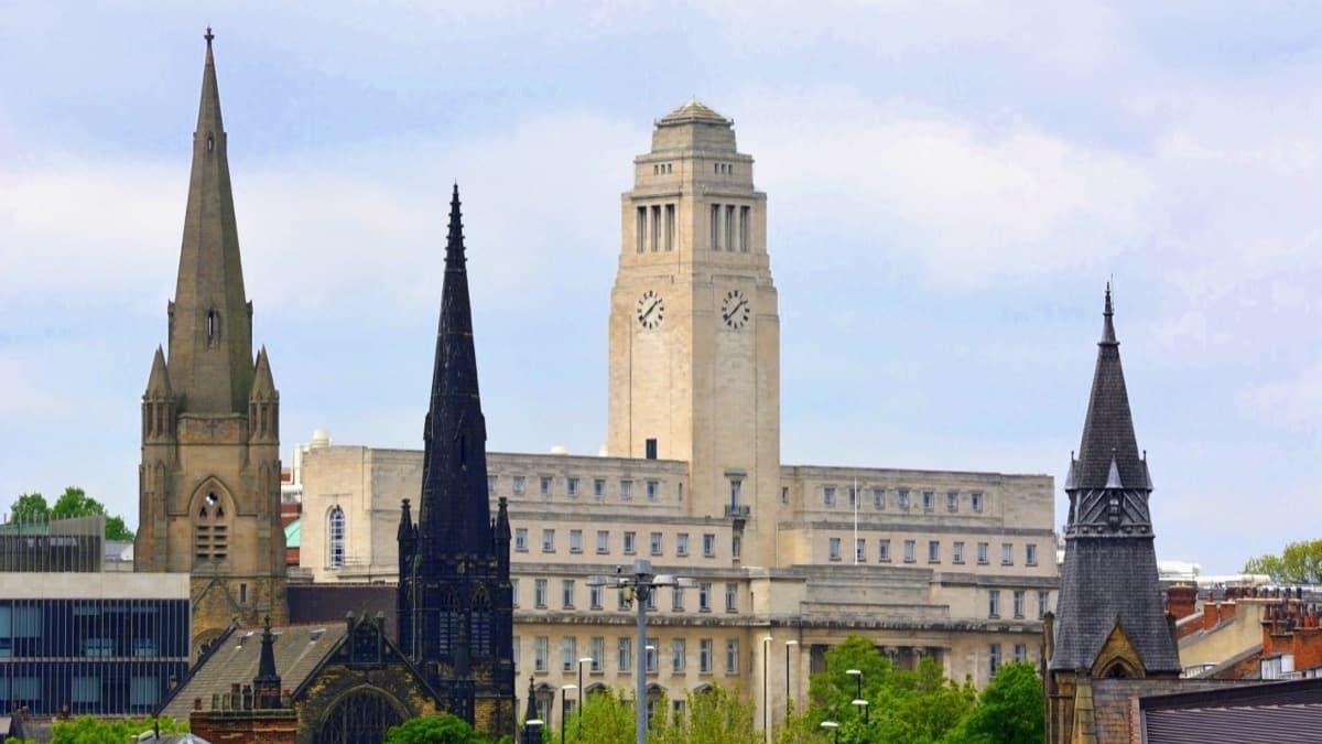Parkinson Building, University of Leeds by Mark Stevenson